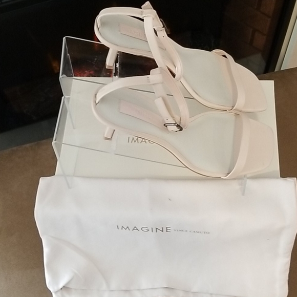 Ladies heels VinceCamuto 7 1/2 - Picture 4 of 5